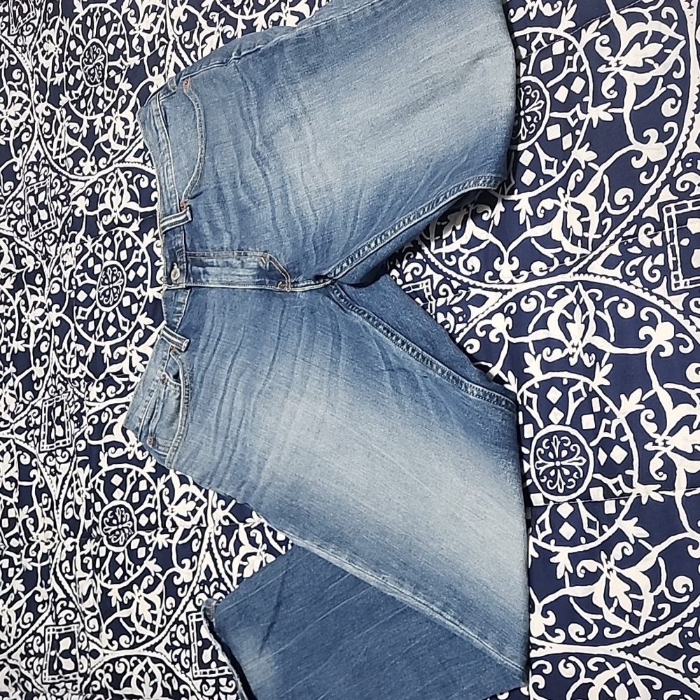 Like new levi 541